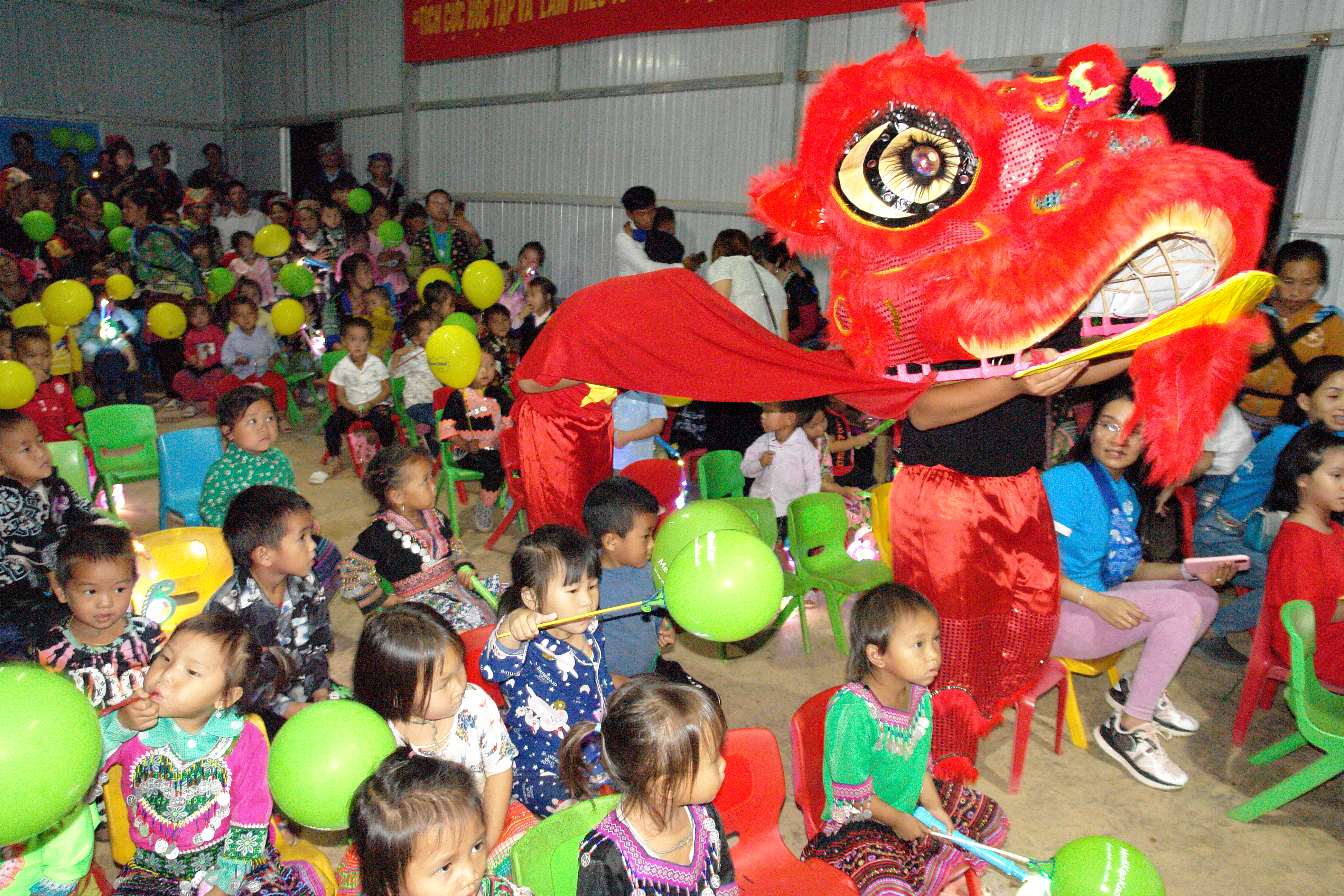 Mandala Phong Thủy tổ chức trung thu tại trường mẫu giáo Hán Đề Chu - Mù Cang Chả